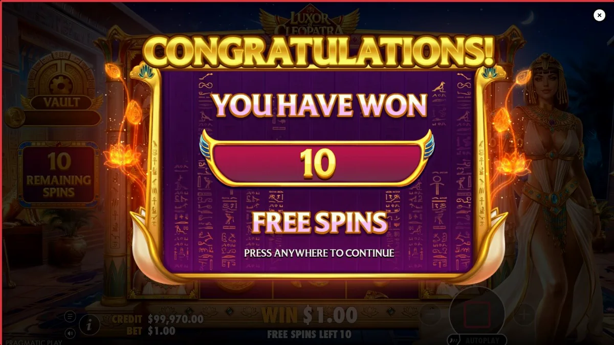 Tampilan layar permainan slot Luxor of Cleopatra dengan simbol emas dan latar belakang istana Mesir.